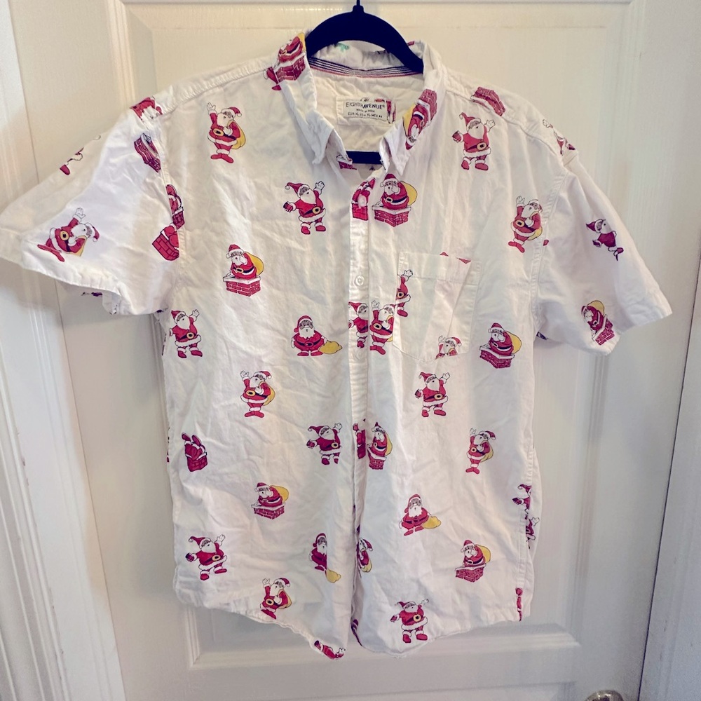 XL Men’s funny Christmas Santa button up short sleeved shirt